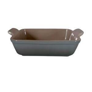 Le Creuset Heritage Stoneware Rectangular Oyster Grey 10x6 Scalloped Handle